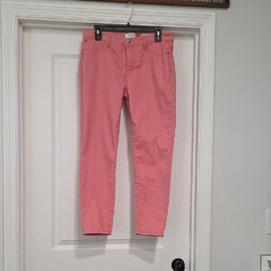 Stylish Cropped Jeans in Pink